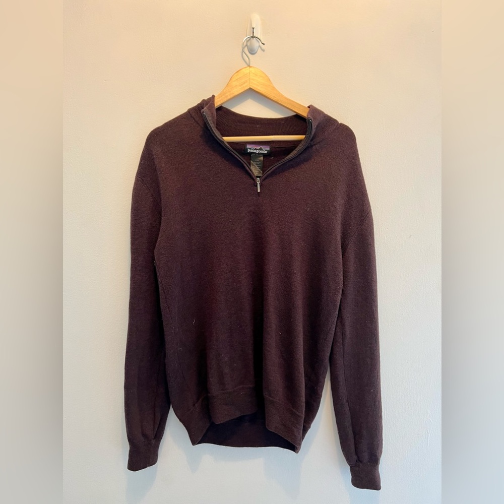 Patagonia brown men’s sweater